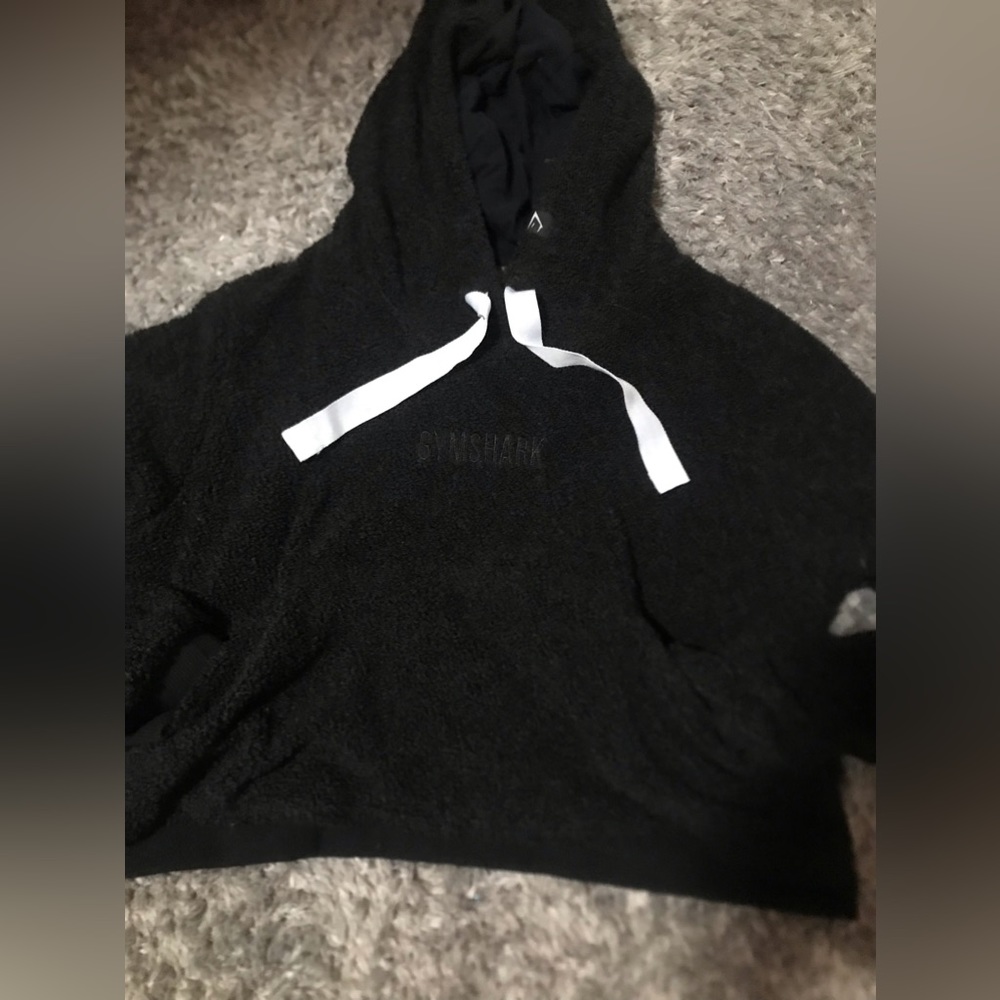 gymshark cropped hoodie wool material nothing in the back of it
